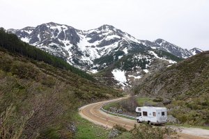 motorhome-1206525_1920.jpg